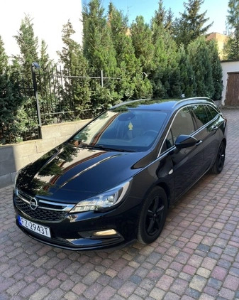 Opel Astra cena 46600 przebieg: 132500, rok produkcji 2018 z Góra małe 781